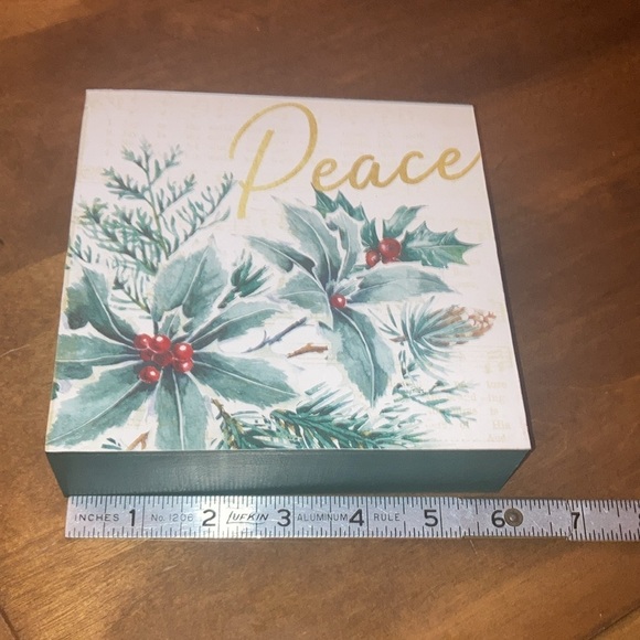 Ashland Christmas tabletop decor  new green red  peace - Picture 1 of 9